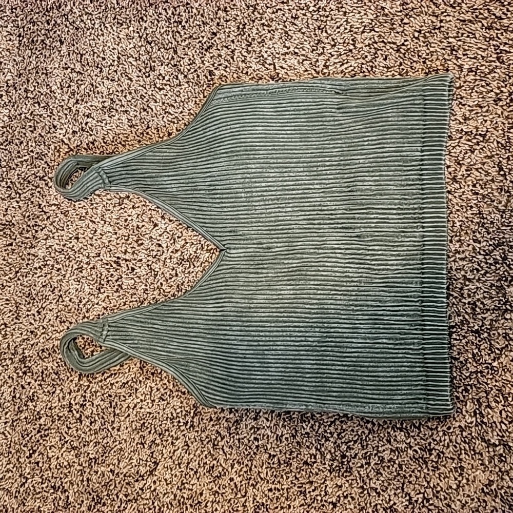 Nwot LEXBROWN super stretchy crop top. M/L